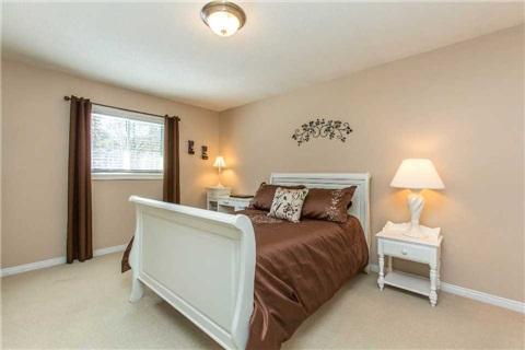 8 Valleyview Dr, House detached with 4 bedrooms, 3 bathrooms and 6 parking in Severn ON | Image 9