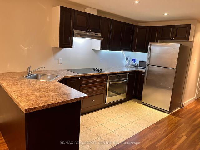 42 Fossil St, House detached with 2 bedrooms, 1 bathrooms and 2 parking in Brampton ON | Image 20