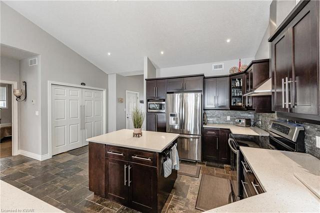 162 First Street W, House detached with 2 bedrooms, 3 bathrooms and 4 parking in Woolwich ON | Image 11