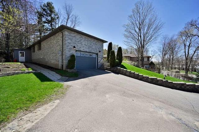 475 King Street W, House detached with 3 bedrooms, 2 bathrooms and 4 parking in Brockville ON | Image 3