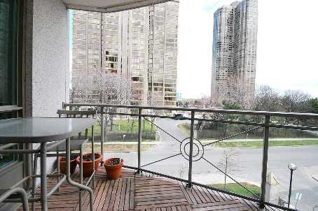 404 - 88 Palace Pier Crt, Condo with 2 bedrooms, 2 bathrooms and 1 parking in Toronto ON | Image 7