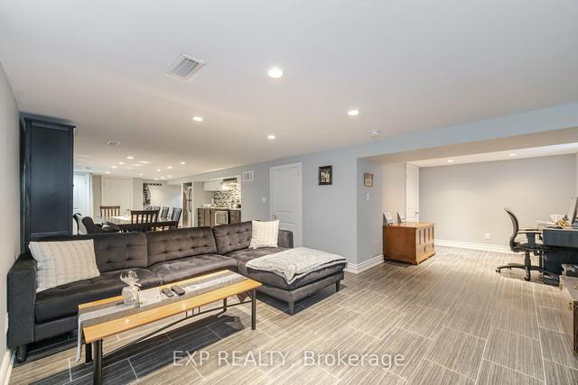 54 William St, House detached with 3 bedrooms, 2 bathrooms and 5 parking in Toronto ON | Image 20