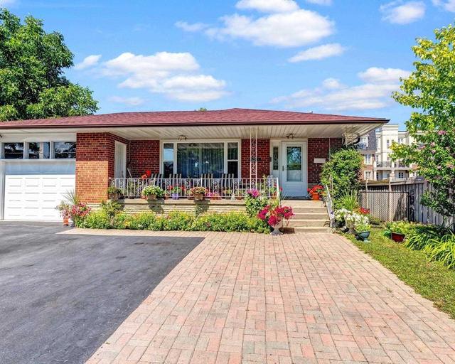 3369 Cawthra Rd, House detached with 3 bedrooms, 3 bathrooms and 9 parking in Mississauga ON | Image 1
