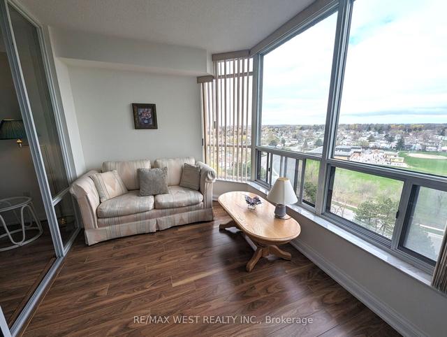 1205 - 24 Hanover Rd, Condo with 1 bedrooms, 1 bathrooms and 1 parking in Brampton ON | Image 8