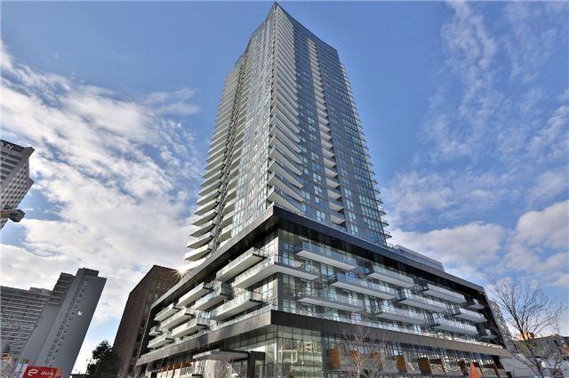 1605 - 30 Roehampton Ave, Condo with 2 bedrooms, 2 bathrooms and 1 parking in Toronto ON | Image 1
