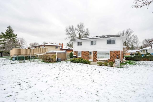 1015 Albany Crt, House detached with 3 bedrooms, 2 bathrooms and 3 parking in Peterborough ON | Image 32