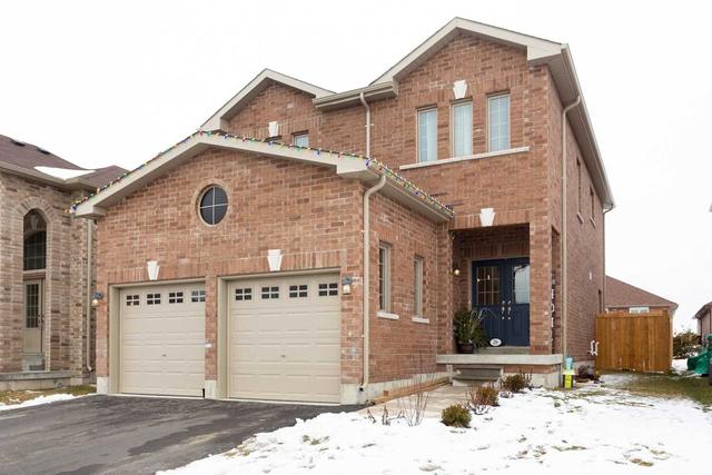 26 Claxton Cres, House detached with 4 bedrooms, 4 bathrooms and 4 parking in Kawartha Lakes ON | Image 1