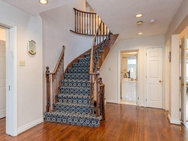 44 Frontenac Ave, House detached with 6 bedrooms, 7 bathrooms and 2 parking in Toronto ON | Image 2