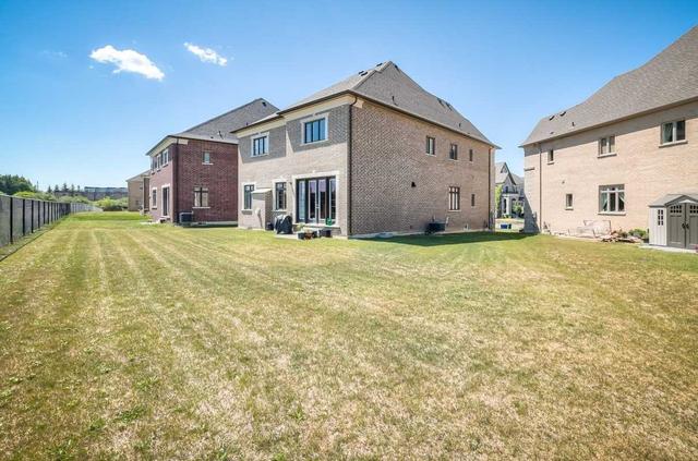 27 Mike Boshevski Crt, House detached with 4 bedrooms, 6 bathrooms and 6 parking in Aurora ON | Image 35