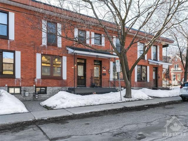 446 Bay Street, Townhouse with 3 bedrooms, 2 bathrooms and 1 parking in Ottawa ON | Image 1