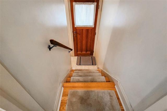 121 Beland Avenue S, House detached with 3 bedrooms, 1 bathrooms and 2 parking in Hamilton ON | Image 41