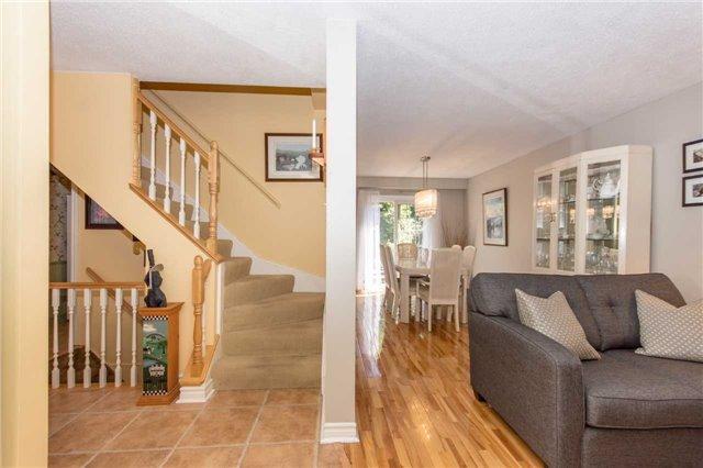 6069 Fullerton Cres, House detached with 3 bedrooms, 2 bathrooms and 2 parking in Mississauga ON | Image 4