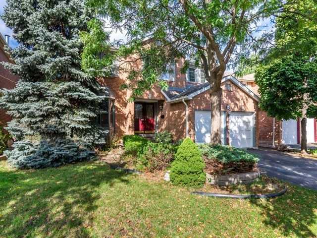 44 Howell St, House detached with 4 bedrooms, 5 bathrooms and 4 parking in Brampton ON | Image 2