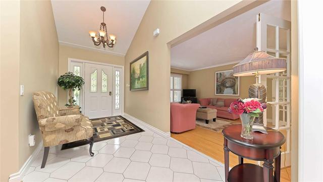10776 Mcvean Dr, House detached with 3 bedrooms, 2 bathrooms and 4 parking in Brampton ON | Image 3