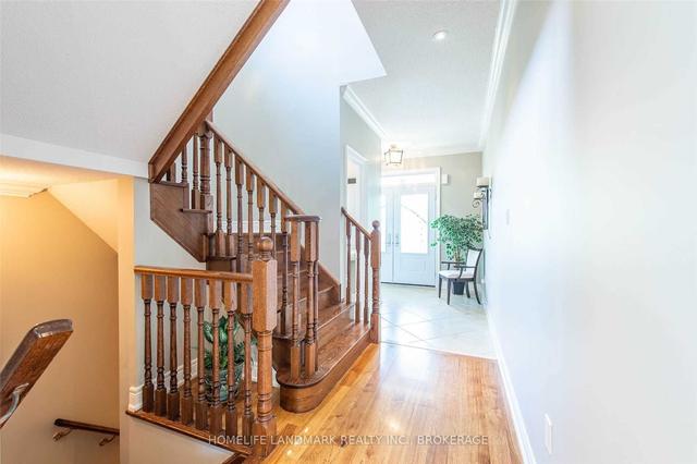 455 Hinchey Cres Cres, House detached with 4 bedrooms, 3 bathrooms and 6 parking in Milton ON | Image 34