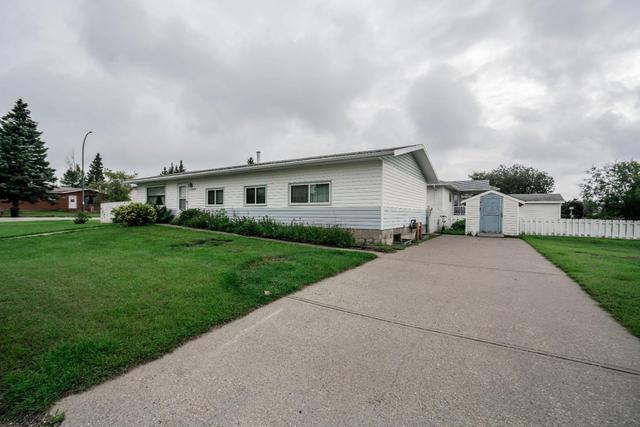 11848 102 Avenue, House detached with 5 bedrooms, 1 bathrooms and 5 parking in Fairview AB | Image 18