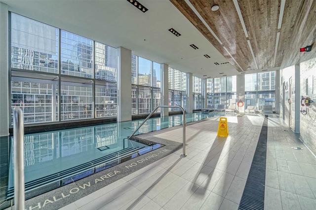 1201 - 88 Scott St, Condo with 1 bedrooms, 1 bathrooms and 0 parking in Toronto ON | Image 3