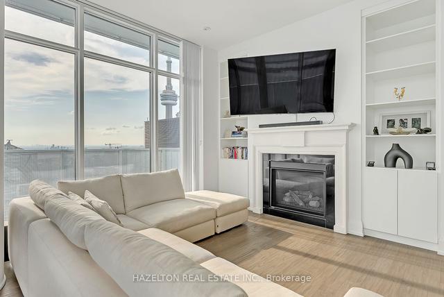 ph105 - 88 Harbour St, Condo with 3 bedrooms, 3 bathrooms and 2 parking in Toronto ON | Image 12