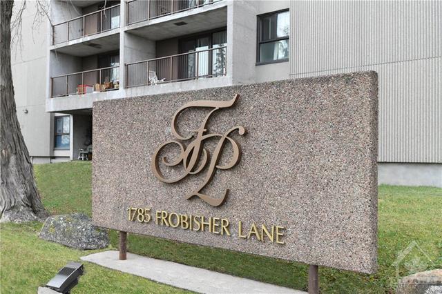 2707 - 1785 Frobisher Lane, Condo with 2 bedrooms, 1 bathrooms and 1 parking in Ottawa ON | Image 3