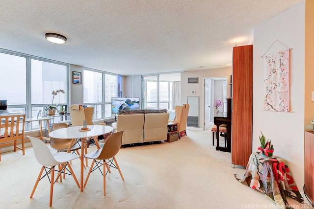 1011 - 24 Wellesley St W, Condo with 2 bedrooms, 2 bathrooms and 1 parking in Toronto ON | Image 34
