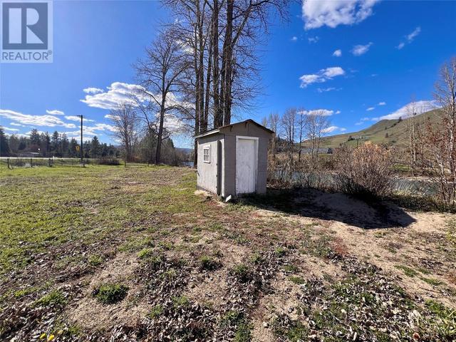 412 Hwy 3, House detached with 3 bedrooms, 2 bathrooms and 2 parking in Central Kootenay B BC | Image 24