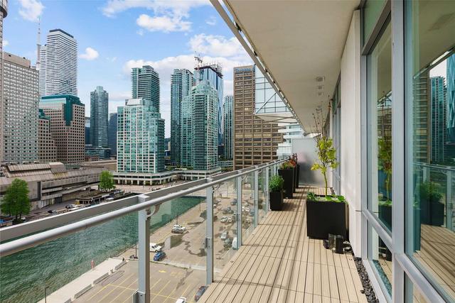 1006 - 29 Queens Quay E, Condo with 2 bedrooms, 3 bathrooms and 2 parking in Toronto ON | Image 19