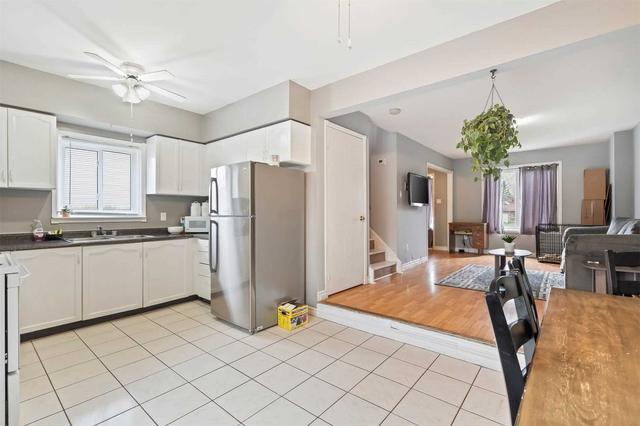 65 Donald Cres, House semidetached with 3 bedrooms, 2 bathrooms and 5 parking in Wasaga Beach ON | Image 2