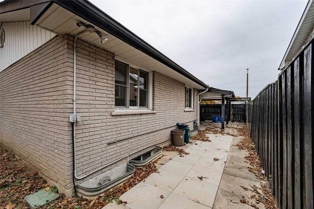 128 Fiona Cres, House attached with 3 bedrooms, 2 bathrooms and 3 parking in Hamilton ON | Image 30