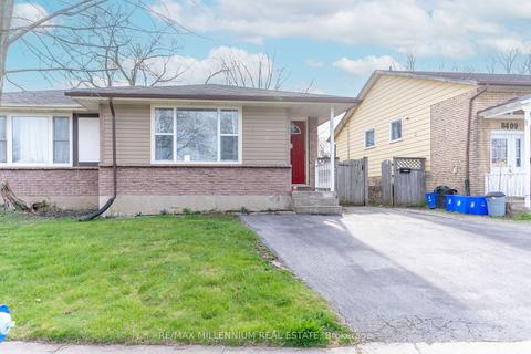 8419 Lamont Ave W, House semidetached with 5 bedrooms, 2 bathrooms and 4 parking in Niagara Falls ON | Card Image