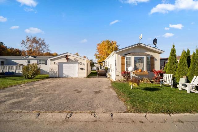 4122 Hemlock Cres, Home with 2 bedrooms, 1 bathrooms and 3 parking in Severn ON | Card Image