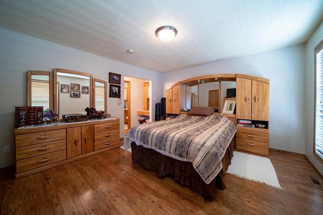 1038 16 Avenue, House detached with 3 bedrooms, 2 bathrooms and 4 parking in Wainwright AB | Image 7