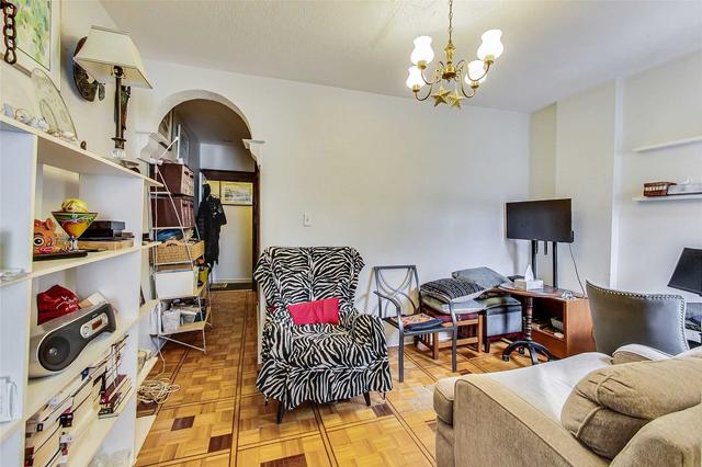 295 Old Weston Rd, House semidetached with 3 bedrooms, 3 bathrooms and 0 parking in Toronto ON | Image 2