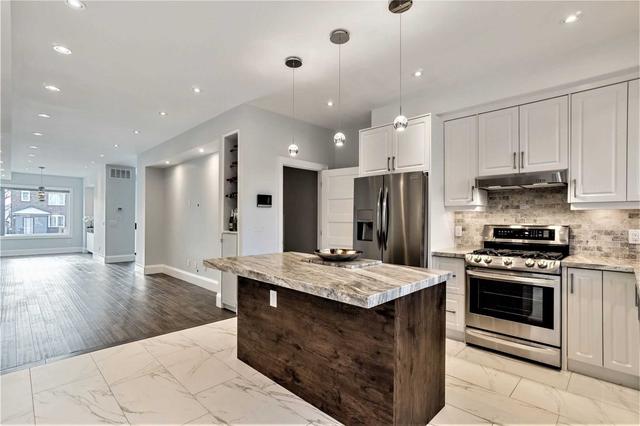310 Melrose St, House detached with 3 bedrooms, 3 bathrooms and 3 parking in Toronto ON | Image 3