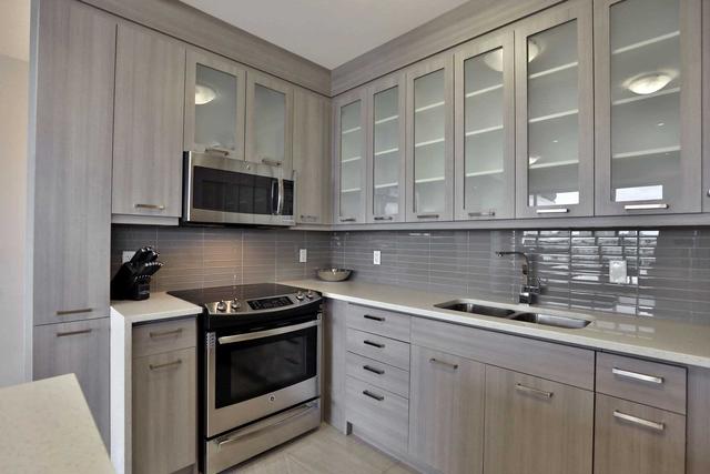 808 - 150 Main St W, Condo with 2 bedrooms, 3 bathrooms and 2 parking in Hamilton ON | Image 10