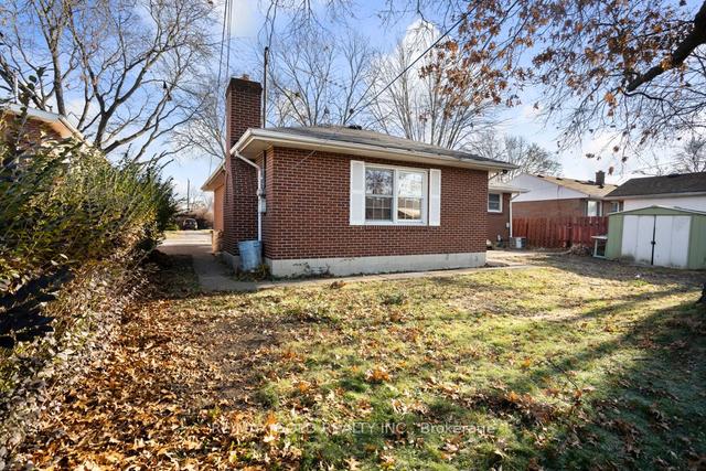 3631 Roxborough Ave, House detached with 3 bedrooms, 2 bathrooms and 4 parking in Windsor ON | Image 33