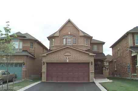 30 National Cres, House detached with 3 bedrooms, 3 bathrooms and 4 parking in Brampton ON | Image 1