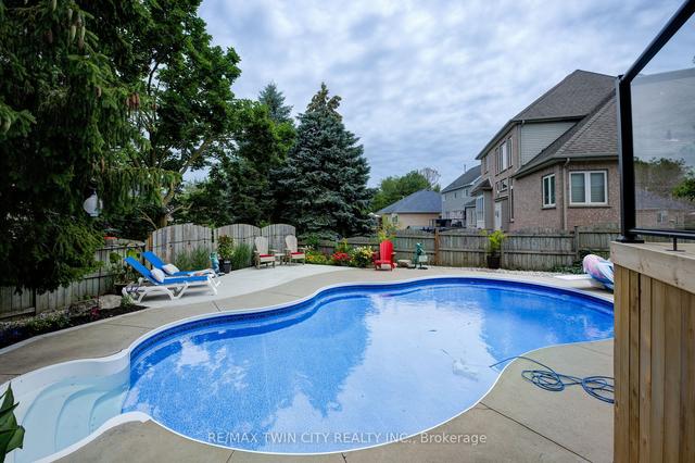 10 Whisperwood Crt, House detached with 4 bedrooms, 3 bathrooms and 4 parking in Kitchener ON | Image 19