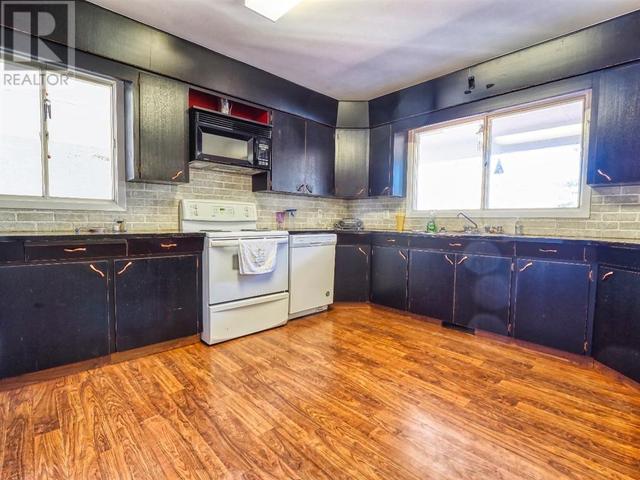 12153 Township Road 284, Home with 3 bedrooms, 2 bathrooms and null parking in Rocky View County AB | Image 16