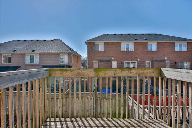 220 Equator Cres, House semidetached with 3 bedrooms, 4 bathrooms and 6 parking in Vaughan ON | Image 9