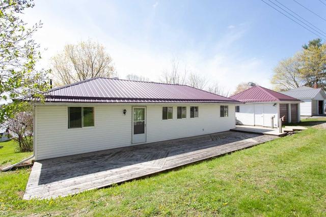 1282 Portage Rd, House detached with 3 bedrooms, 2 bathrooms and 7 parking in Kawartha Lakes ON | Image 35