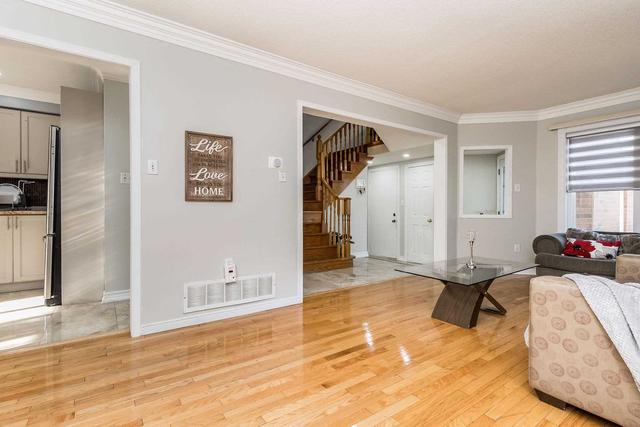 81 Townley Cres, House semidetached with 3 bedrooms, 3 bathrooms and 4 parking in Brampton ON | Image 13