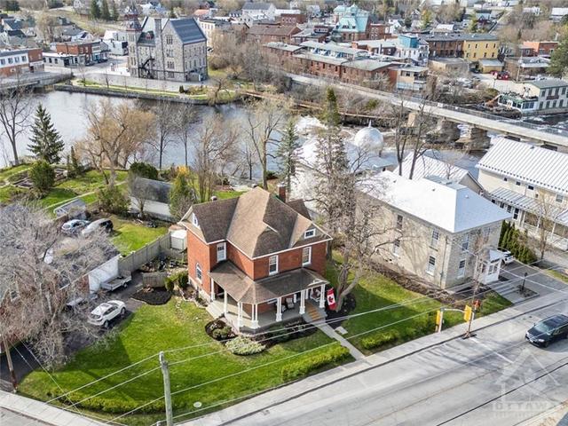 57 Main Street E, House detached with 4 bedrooms, 2 bathrooms and 4 parking in Mississippi Mills ON | Image 3