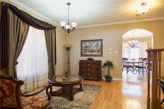 191 Weston Dr, House detached with 4 bedrooms, 3 bathrooms and 4 parking in Milton ON | Image 4