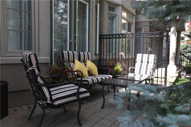 Th120 - 17 Barberry Pl, Townhouse with 2 bedrooms, 3 bathrooms and 1 parking in Toronto ON | Image 3