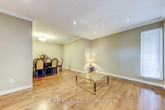 46 Starspray Blvd, House detached with 3 bedrooms, 4 bathrooms and 6 parking in Toronto ON | Image 34