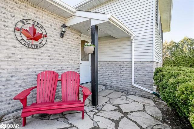 2843 Small Street, House detached with 3 bedrooms, 1 bathrooms and 8 parking in Innisfil ON | Image 4