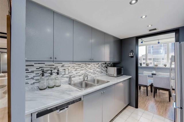409 - 15 Maitland Pl, Condo with 1 bedrooms, 1 bathrooms and 1 parking in Toronto ON | Image 10