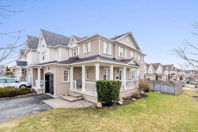 168 Kirkland Pl, House attached with 3 bedrooms, 4 bathrooms and 5 parking in Whitby ON | Card Image