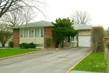 3 Alderbury Cres, House detached with 3 bedrooms, 2 bathrooms and 5 parking in Brampton ON | Image 1