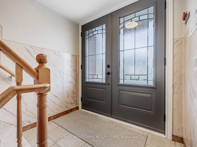111 Delroy Dr, House detached with 3 bedrooms, 3 bathrooms and 4 parking in Toronto ON | Image 13
